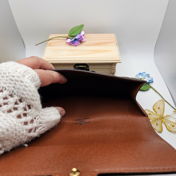 Authentic Preloved LV Arche Waist Bag in good condition (belt not included? - Picture 8 of 14